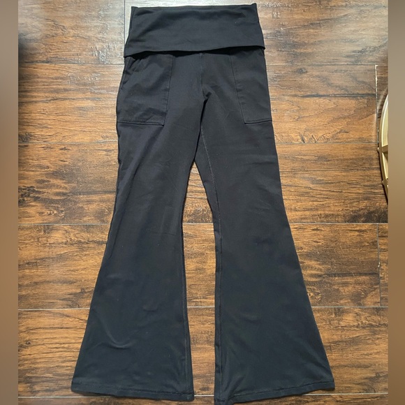 aerie Pants - fold over leggings w cute useful pockets!